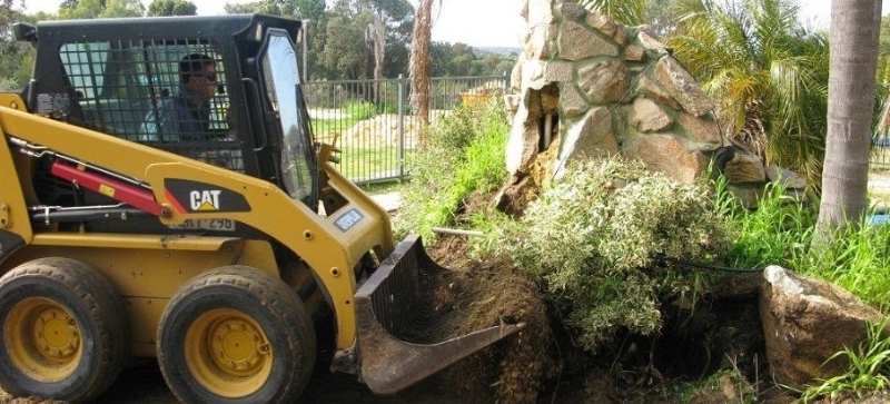 truck bobcat clean