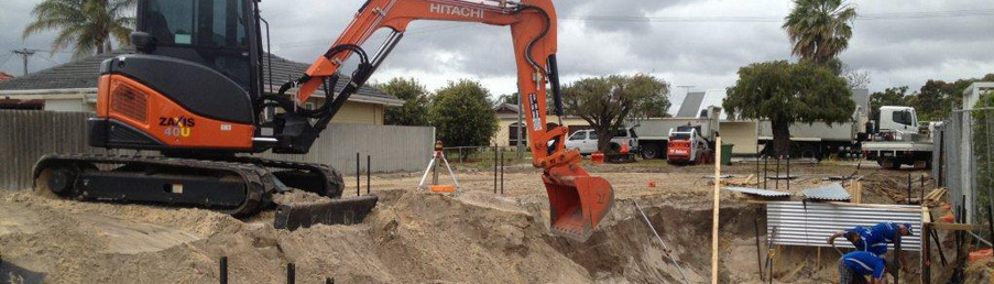 dig pool excavator